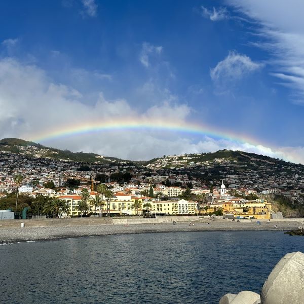 Szivárvány Funchal öble fölött, Madeira