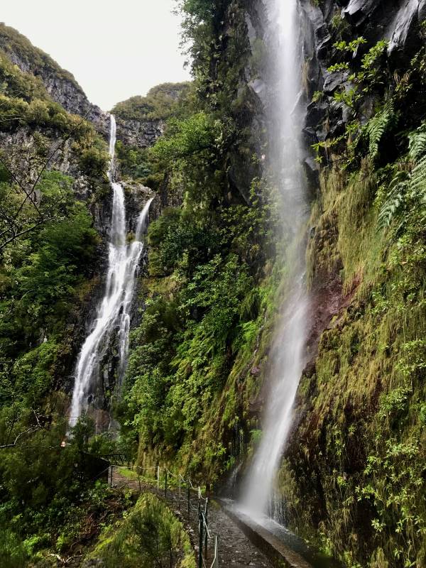 PR6.1 Risco túraútvonal végén lenyűgöző vízesések, Madeira, Portugália